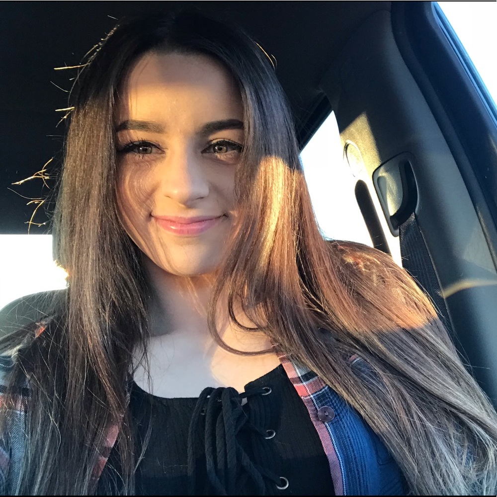 Meet your Posher, Alix